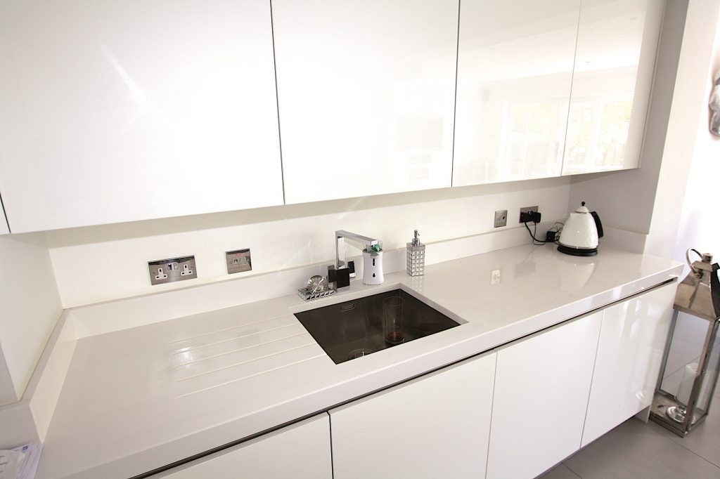 White Mirror Quartz worktop | Net Worktops, Walthamstow